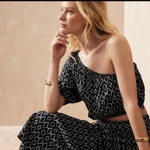 Banana Republic One Shoulder Crop Top